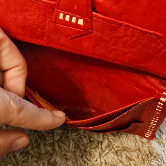 Vintage Red Leather Handcrafted Wallet with Gold Detail - Picture 5 of 5